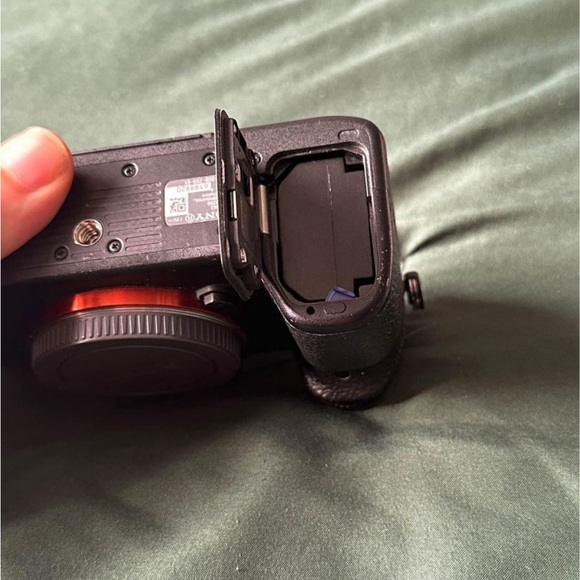 Bundle: Sony AZili + Tamron 28-75mm f/2.8